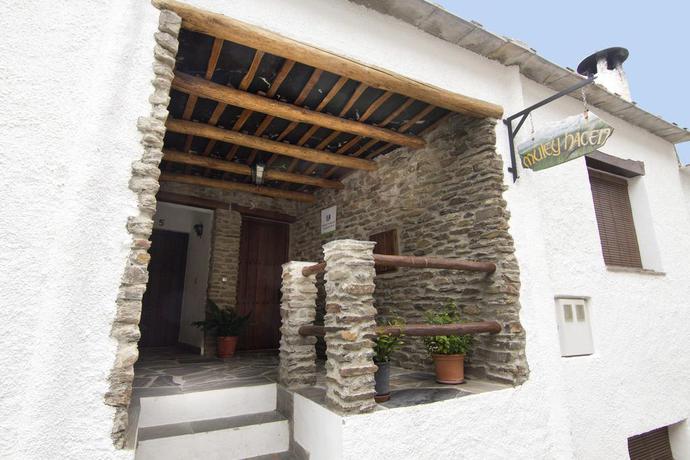 Imagen de los exteriores del Apartamentos Muley Hacén. Foto 11