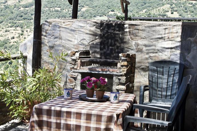 Imagen de los exteriores del Apartamentos Muley Hacén. Foto 13