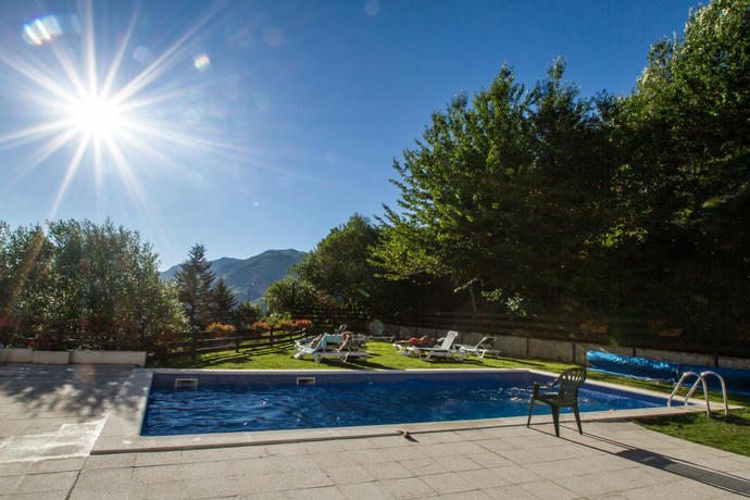 Imagen de la piscina del Apartamentos Multibaqueira. Foto 10