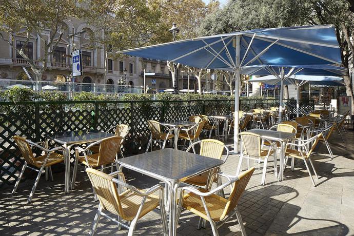 Imagen general del Apartamentos Mur Mar. Foto 10