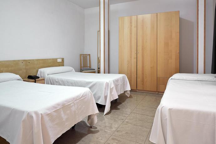 Imagen general del Apartamentos Mur Mar. Foto 11