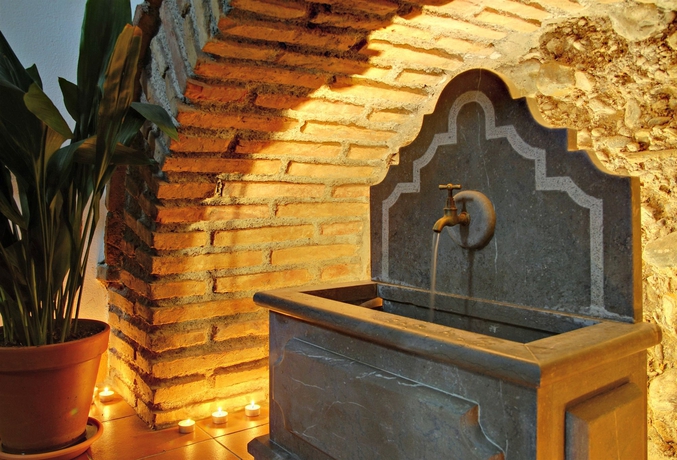 Imagen de los interiores del Apartamentos Muralla Zirí. Foto 12