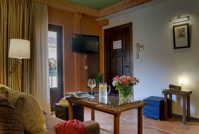 Imagen de los interiores del Apartamentos Muralla Zirí. Foto 15