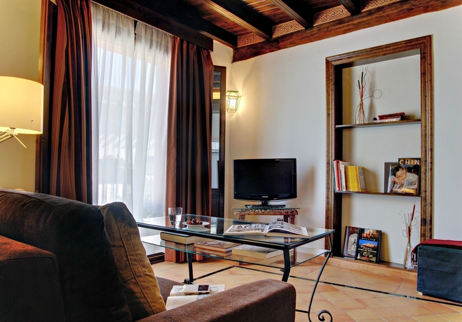 Imagen de los interiores del Apartamentos Muralla Zirí. Foto 16