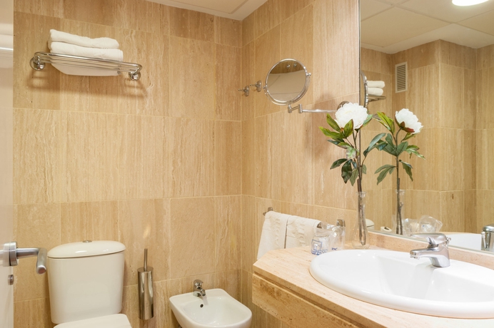 Imagen de la habitación del Apartamentos Murillo, Sevilla. Foto 4