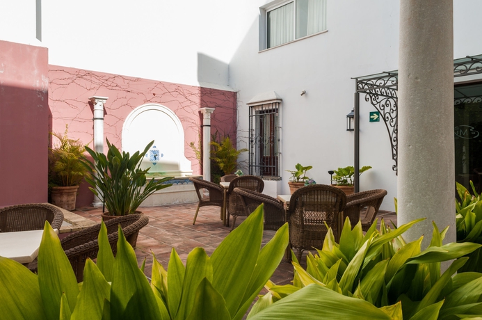 Imagen de los exteriores del Apartamentos Murillo, Sevilla. Foto 7