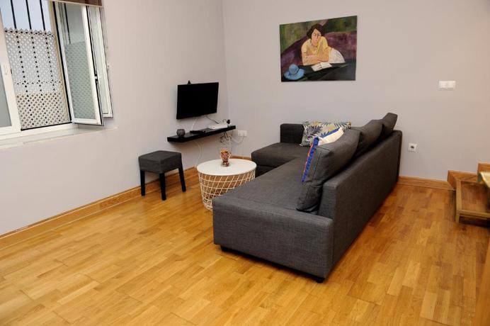 Imagen general del Apartamentos Museo De Bellas Artes. Foto 10