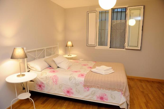 Imagen general del Apartamentos Museo De Bellas Artes. Foto 13