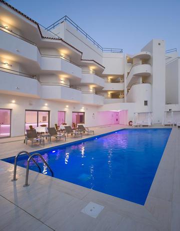 Imagen de la piscina del Apartamentos My Way Luxury Ibiza Studios. Foto 16