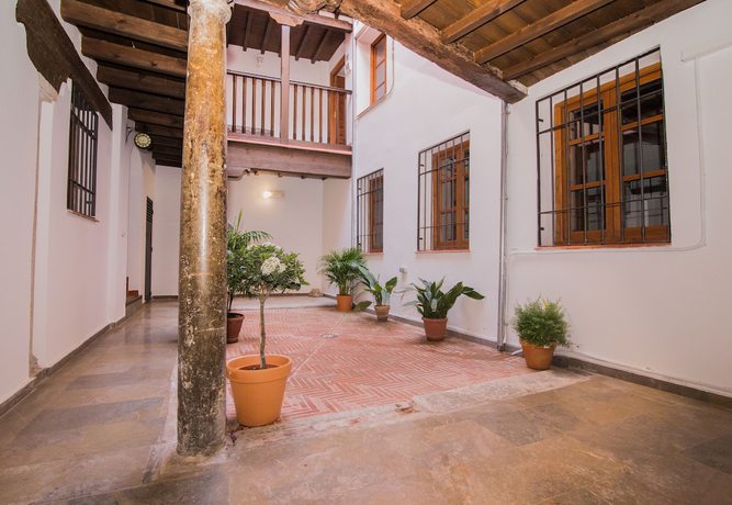 Imagen de los interiores del Apartamentos Nahira Suites 3000. Foto 6