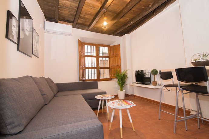 Imagen de la habitación del Apartamentos Nahira Suites 3000. Foto 5