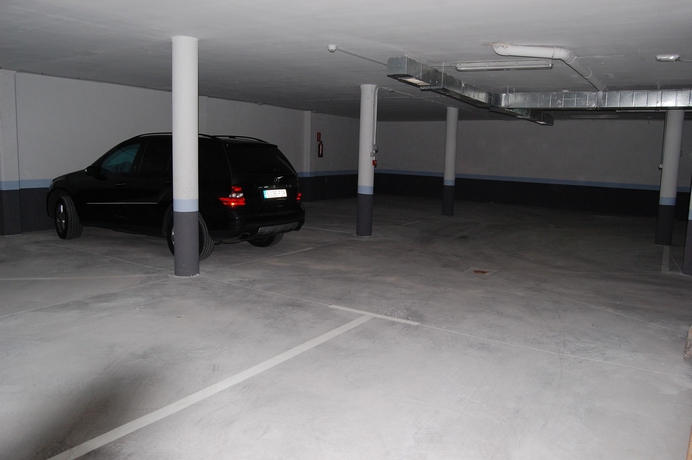 Imagen de los interiores del Apartamentos Naitly Madrid Cuatro Torres. Foto 12