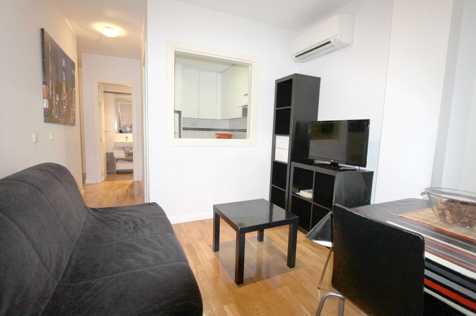 Imagen de los interiores del Apartamentos Naitly Madrid Cuatro Torres. Foto 14