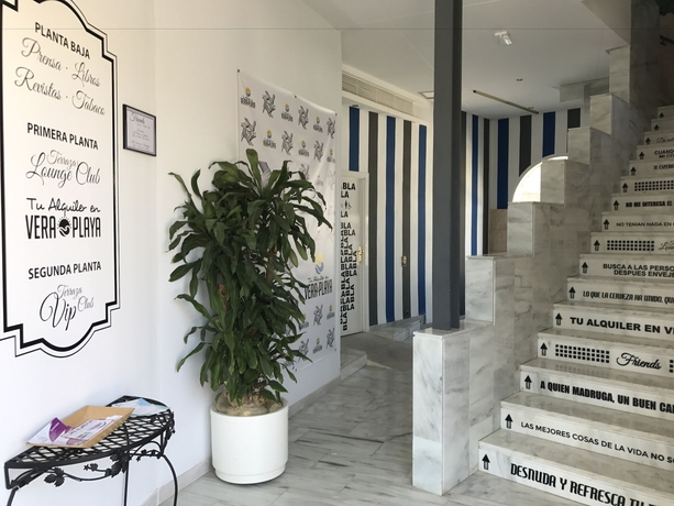 Imagen de los interiores del Apartamentos Natura World. Foto 18