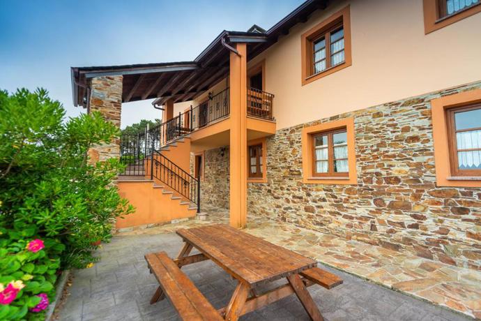 Imagen general del Apartamentos Navalin. Foto 2