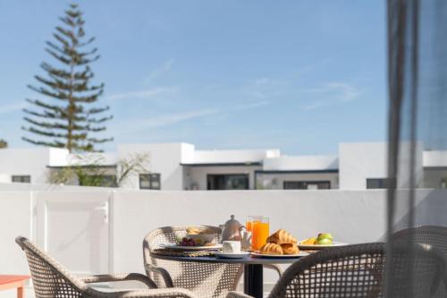 Imagen de los interiores del Apartamentos Nazaret Beach - Adults only. Foto 12