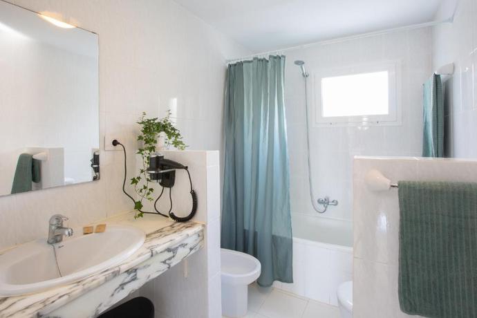 Imagen general del Apartamentos Nazaret Sol. Foto 2