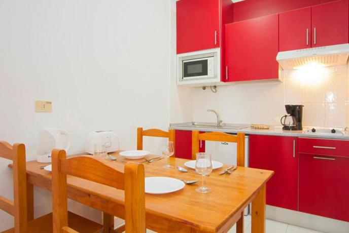 Imagen general del Apartamentos Nazaret Sol. Foto 3