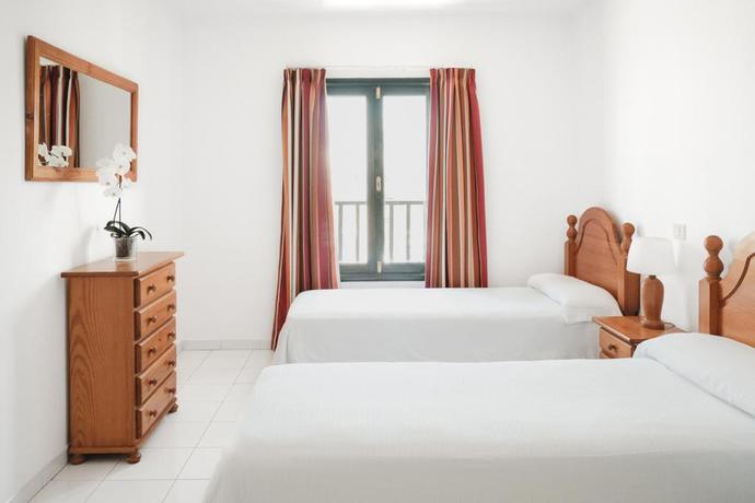 Imagen general del Apartamentos Nazaret Sol. Foto 4