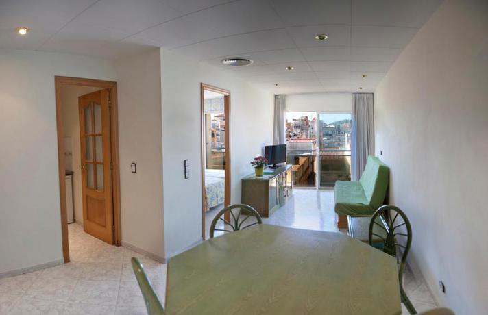 Imagen de la habitación del Apartamentos Neptuno, Calella. Foto 5