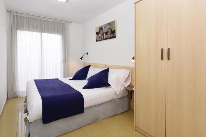 Imagen de la habitación del Apartamentos Neptuno, Calella. Foto 11