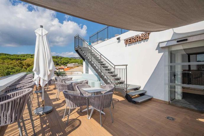 Imagen de los exteriores del Apartamentos Neptuno, Calella. Foto 13