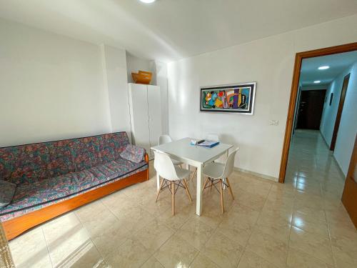 Imagen de la habitación del Apartamentos Neptuno Oropesa 3000. Foto 11