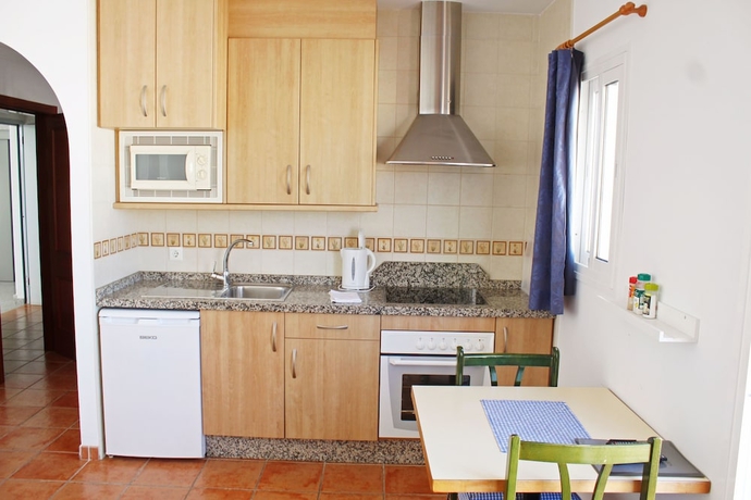 Imagen de la habitación del Apartamentos Nerjaluna. Foto 2