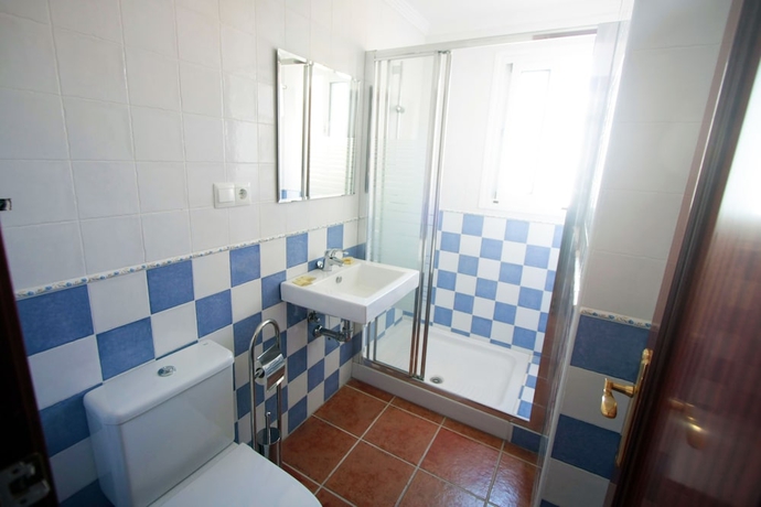 Imagen de la habitación del Apartamentos Nerjaluna. Foto 9
