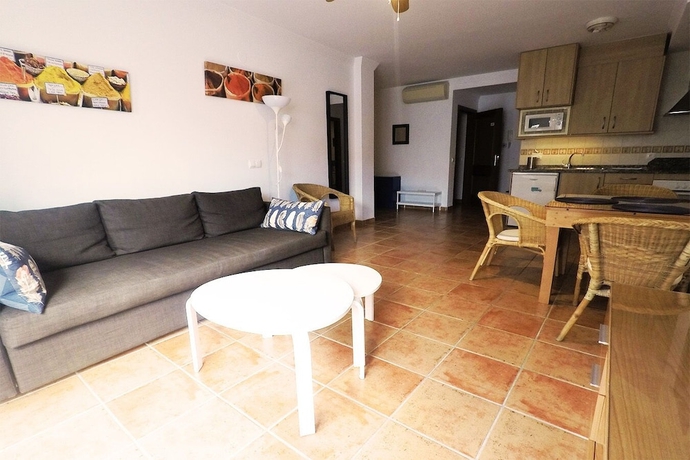 Imagen de la habitación del Apartamentos Nerjaluna. Foto 10