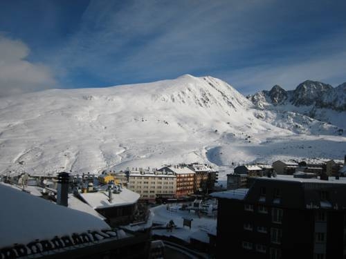 Imagen general del Apartamentos Nevada I y II. Foto 39