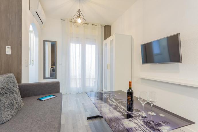 Imagen de los interiores del Apartamentos Nevada Suite. Foto 11