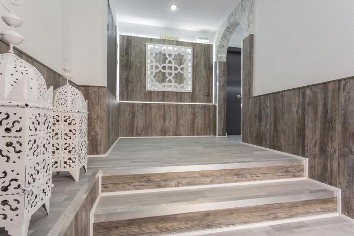 Imagen de los interiores del Apartamentos Nevada Suite. Foto 14