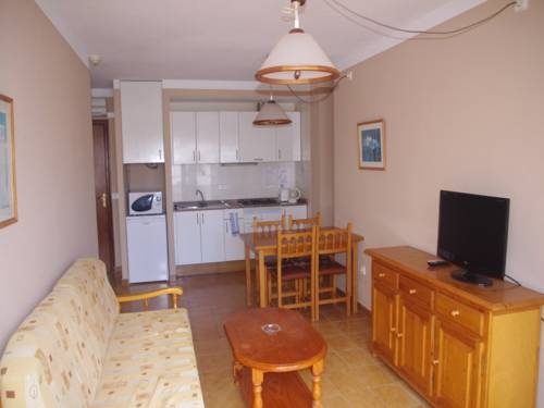 Imagen general del Apartamentos Niko, Santa Eulalia des Riu. Foto 6