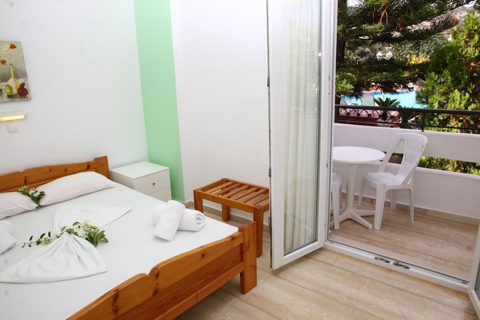 Imagen de la habitación del Apartamentos Nikos, Stalos. Foto 7