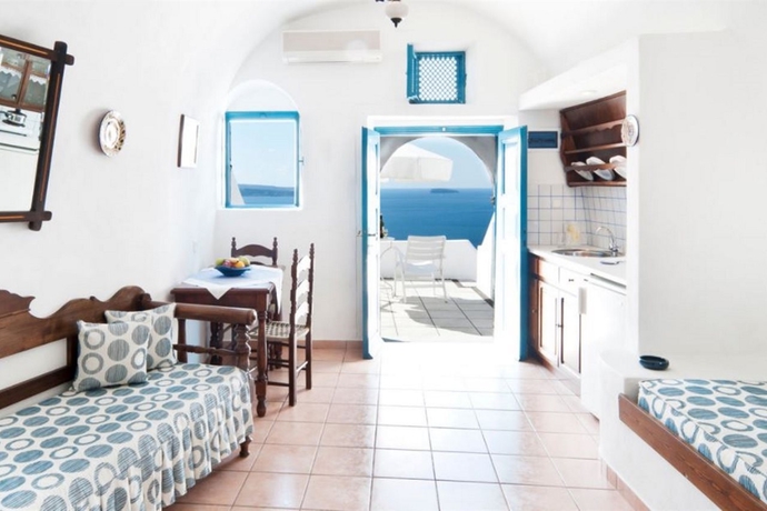 Imagen general del Apartamentos Nikos Villas Hotel In Oia Santorini. Foto 4