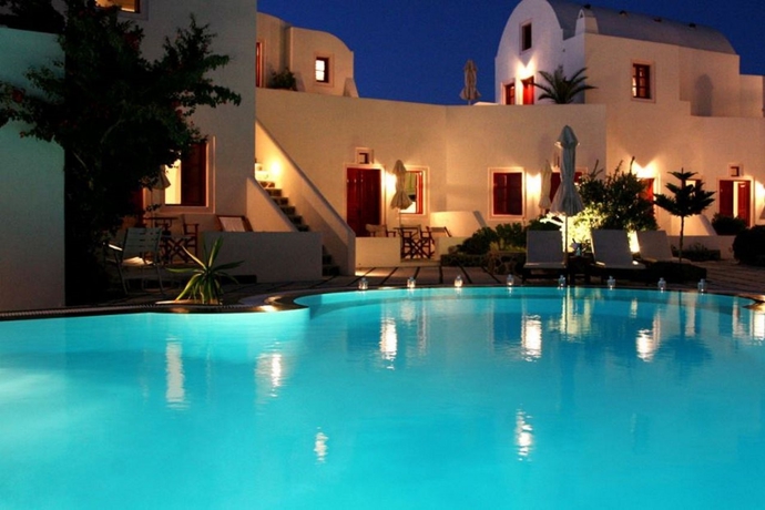 Imagen general del Apartamentos Nikos Villas Hotel In Oia Santorini. Foto 6