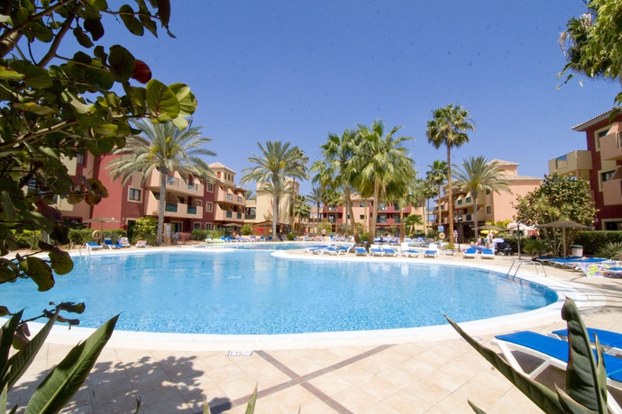 Imagen de la piscina del Apartamentos O7 Aloe Corralejo. Foto 11