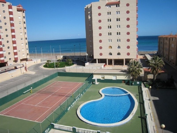 Imagen general del Apartamentos Oasis, La Manga del Mar Menor. Foto 4