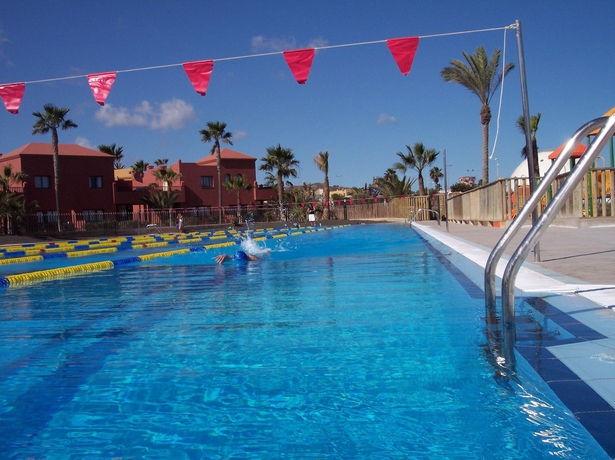 Imagen de la piscina del Apartamentos Oasis Papagayo Sport & Family. Foto 9