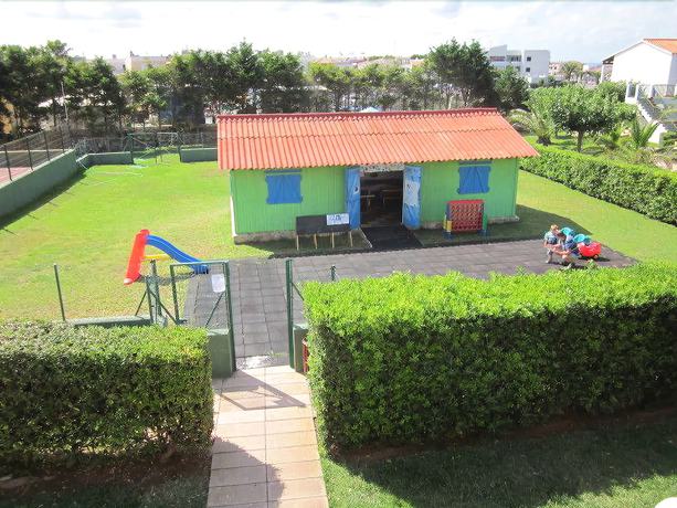 Imagen de los exteriores del Apartamentos Oasis Park, Calan Blanes. Foto 12