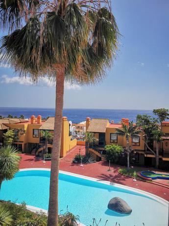 Imagen general del Apartamentos Oasis San Antonio. Foto 7