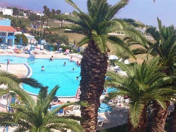 Imagen general del Apartamentos Oasis Tigaki. Foto 4