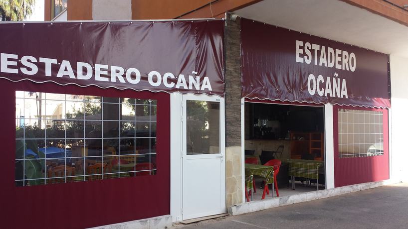 Imagen del bar/restaurante del Apartamentos Ocaña. Foto 2