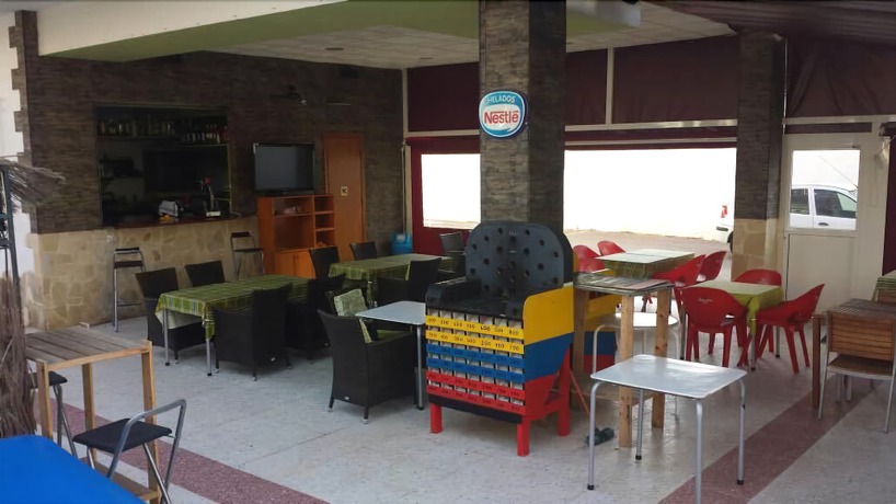 Imagen del bar/restaurante del Apartamentos Ocaña. Foto 3