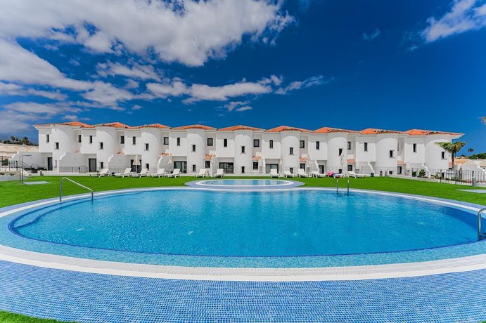Imagen de la piscina del Apartamentos Ocean Boulevard By CheckPop. Foto 15