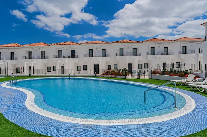 Imagen de la piscina del Apartamentos Ocean Boulevard By CheckPop. Foto 16