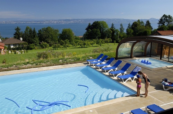 Imagen de la piscina del Apartamentos Odalys Résidence Les Chalets D'evian. Foto 5