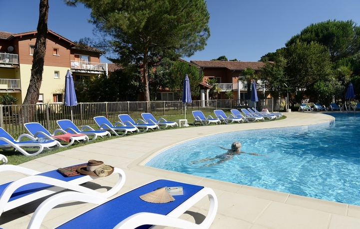 Imagen de la piscina del Apartamentos Odalys Residence Amarine. Foto 15