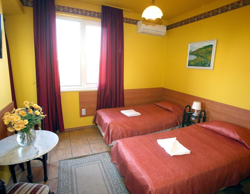 Imagen general del Apartamentos Ognian. Foto 15